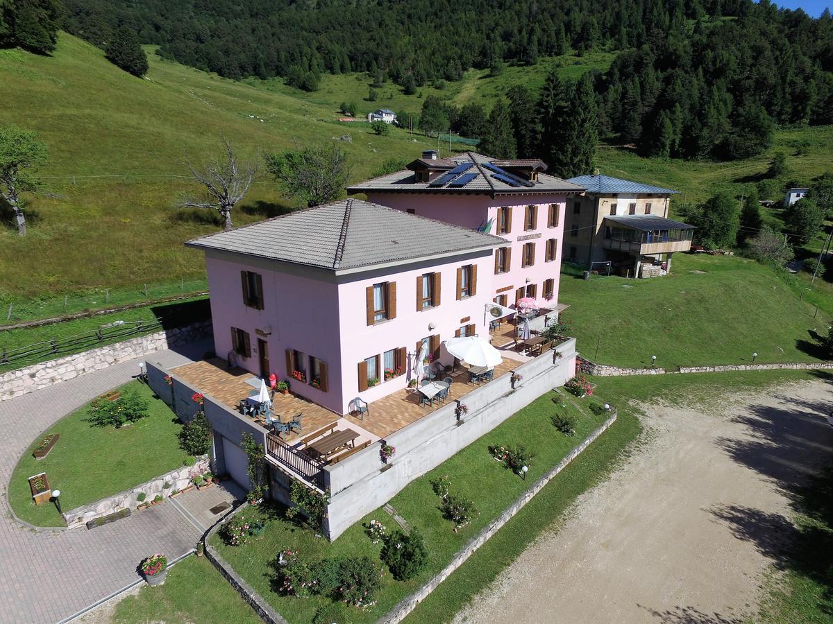 Albergo Alpino Da Tullio Avio Luaran gambar
